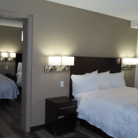 Red Roof Plus+ & Suites Erie Bagian luar foto