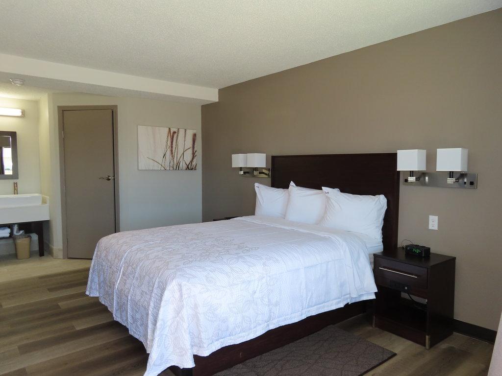 Red Roof Plus+ & Suites Erie Bagian luar foto