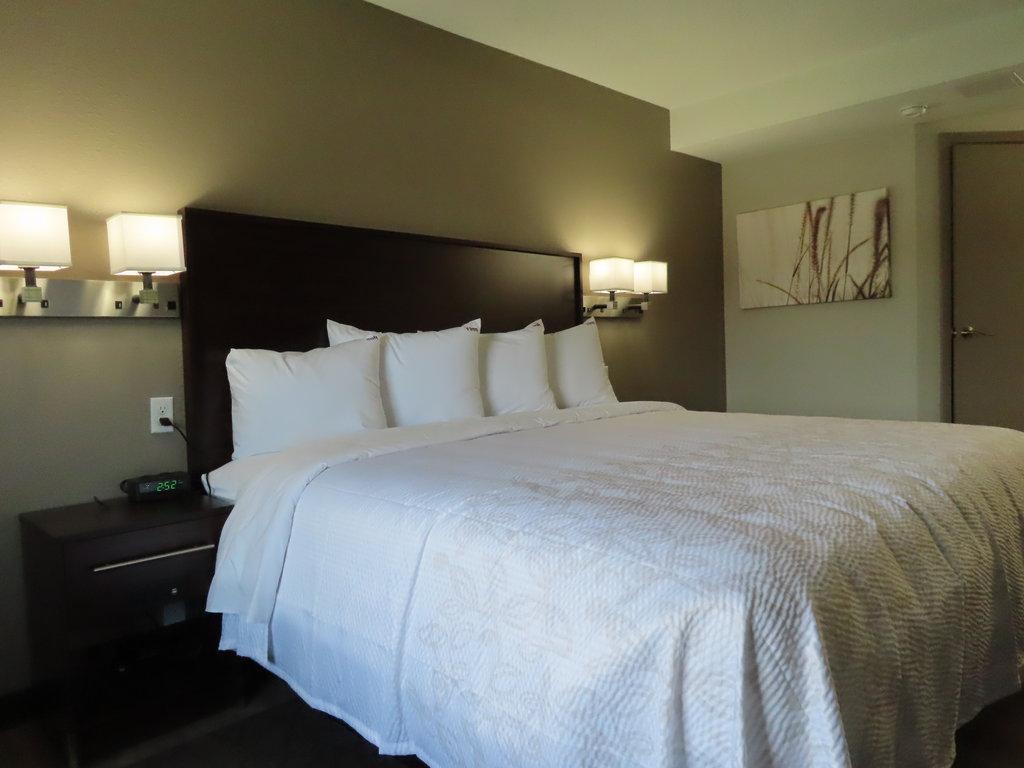 Red Roof Plus+ & Suites Erie Bagian luar foto