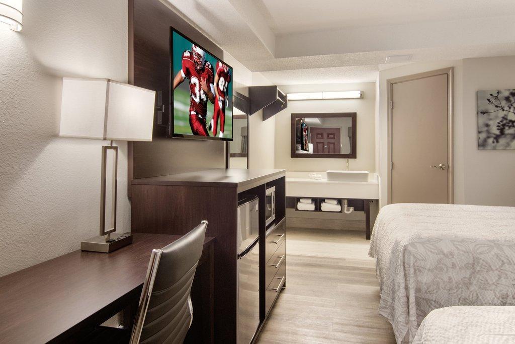Red Roof Plus+ & Suites Erie Bagian luar foto