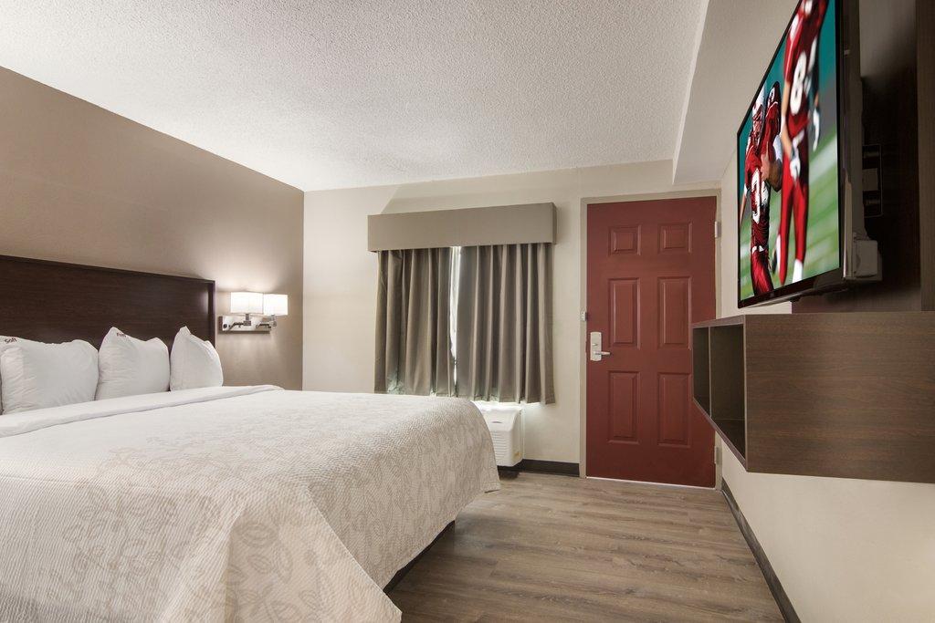 Red Roof Plus+ & Suites Erie Bagian luar foto