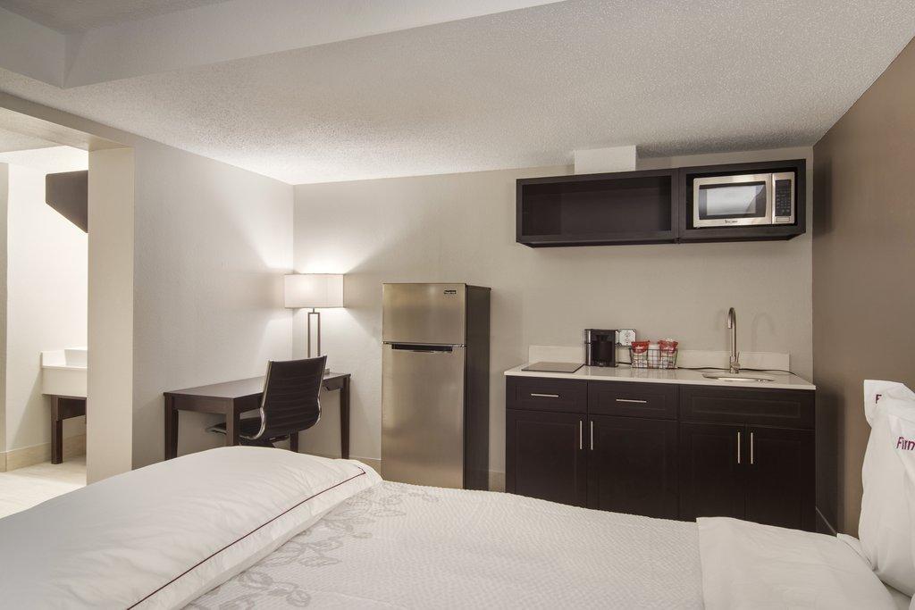 Red Roof Plus+ & Suites Erie Bagian luar foto